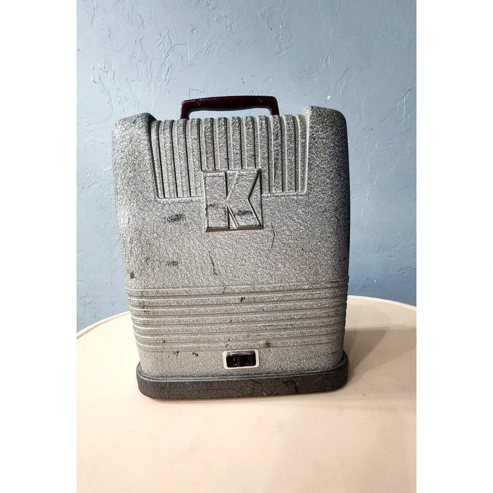 VINTAGE KEYSTONE 8MM FILM PROJECTOR MODEL K-100 POWERS ON SEEMS‎ TO WORK AS IS